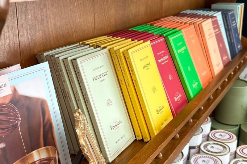 A range of imported chocolate bars from Libarius.